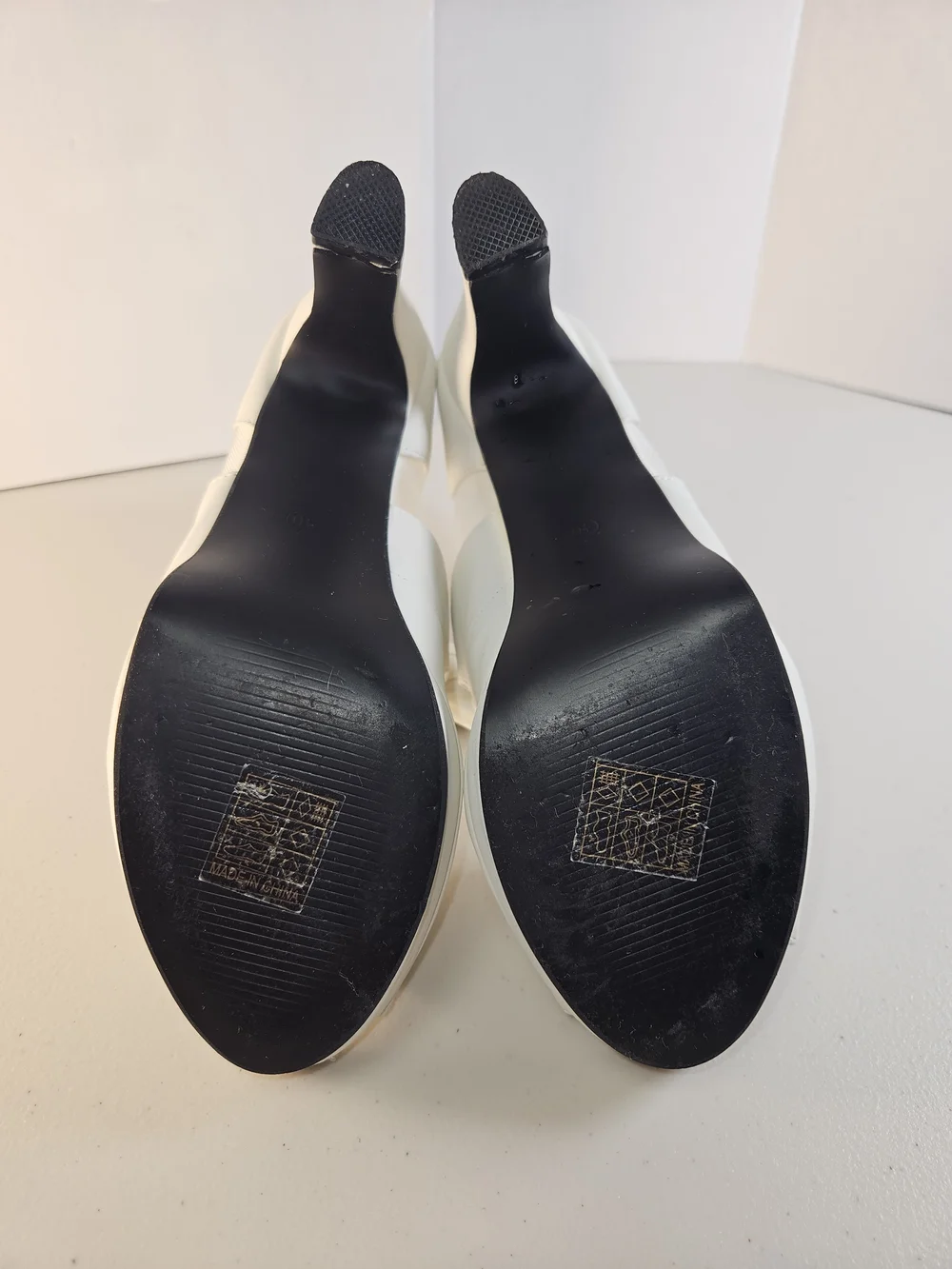 Women’s White Peep-Toe Bow Platform Heels Size 9 EURO 40
